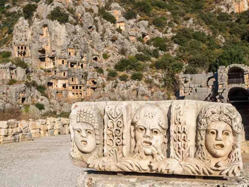 Najlepsze atrakcje w Kemer, które zaskoczą każdego turystę