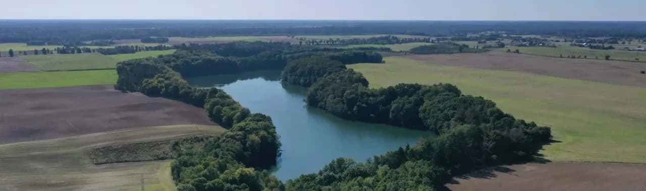 Jezioro Raduńskie: piękno natury i atrakcje w Kaszubach