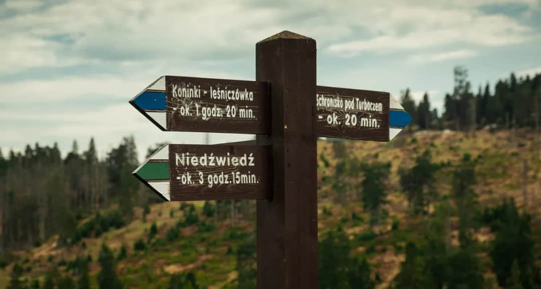 Co oznaczają kolory szlaków? Zrozum znaczenie i uniknij błędów